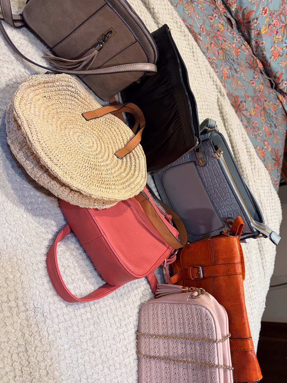 Lot of 7 Women’s Crossbody Bags. Great condition.